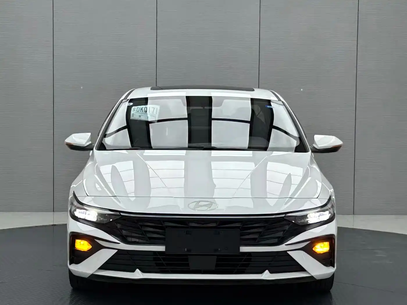 Hyundai Elantra 2023