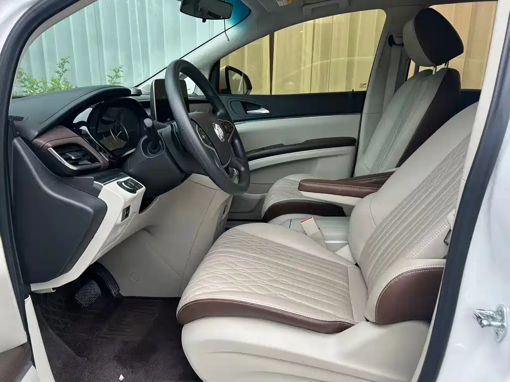 Buick GL8 2023