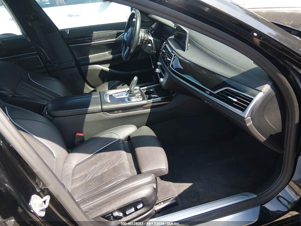 BMW 740 2021
