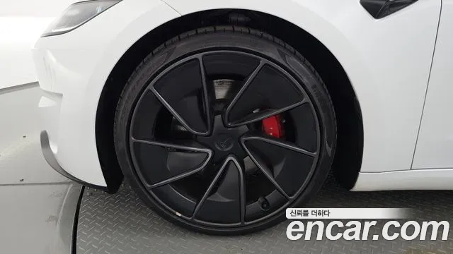Tesla Model 3 2024