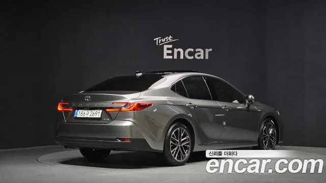 Toyota Camry 2025