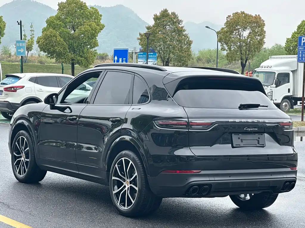 Porsche Cayenne 2023