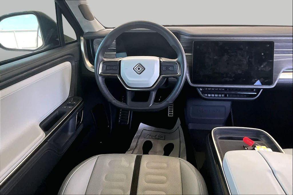 Rivian R1S 2023