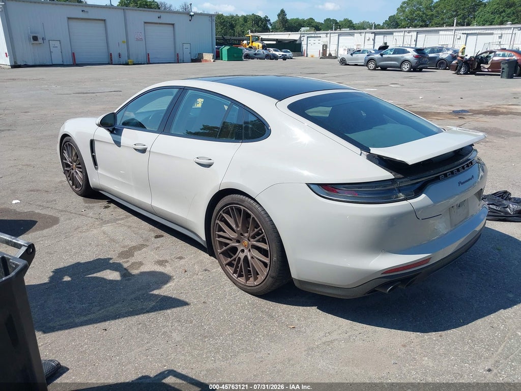 Porsche Panamera 2023