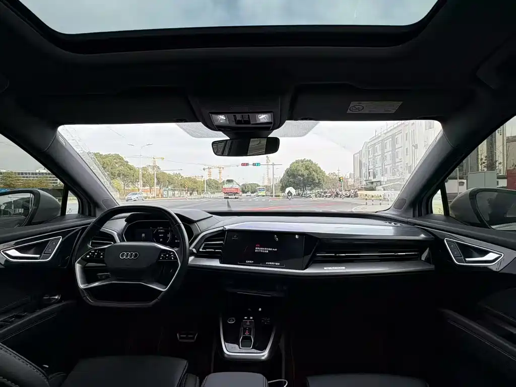 Audi Q4 e-tron 2024