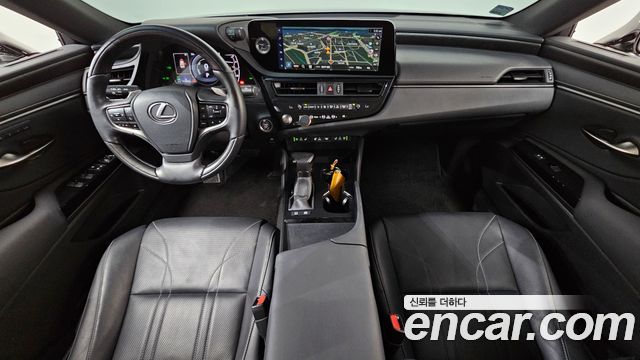Lexus ES 2022