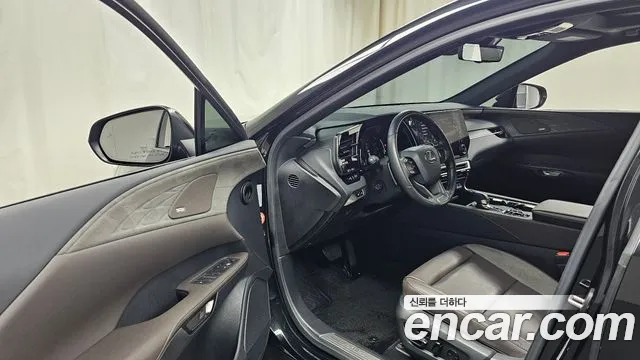 Lexus RX 2023