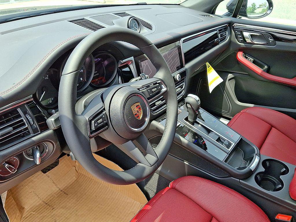 Porsche Macan 2025