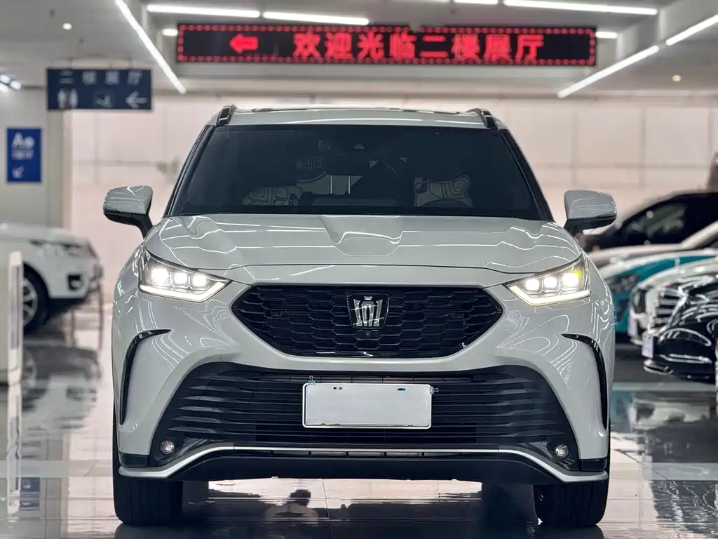 Toyota Crown Kluger 2023