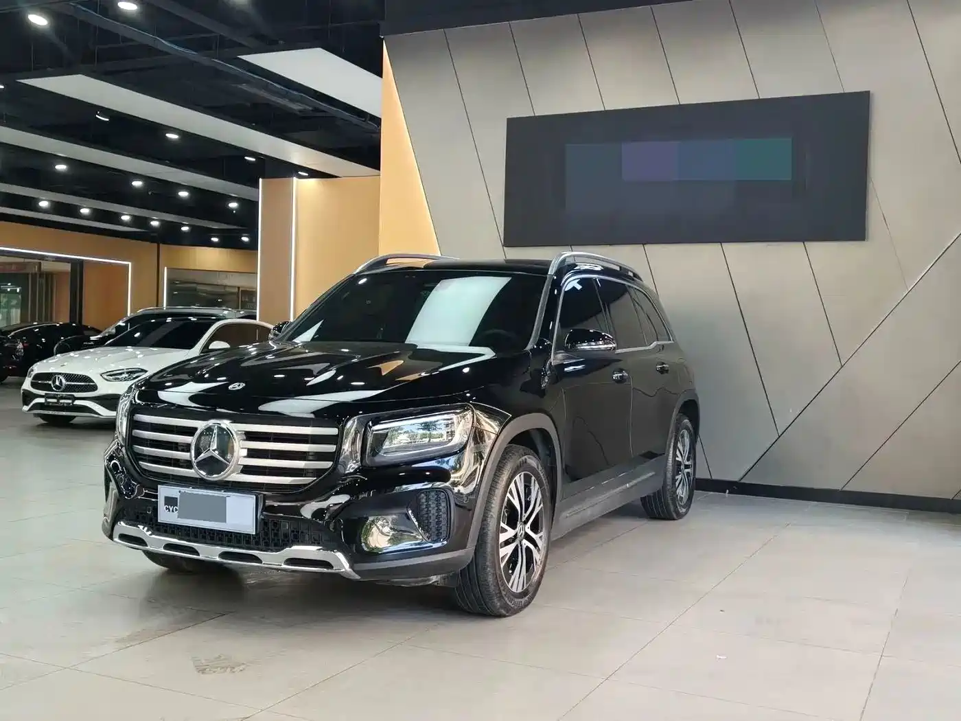 Mercedes-Benz GLB 2024