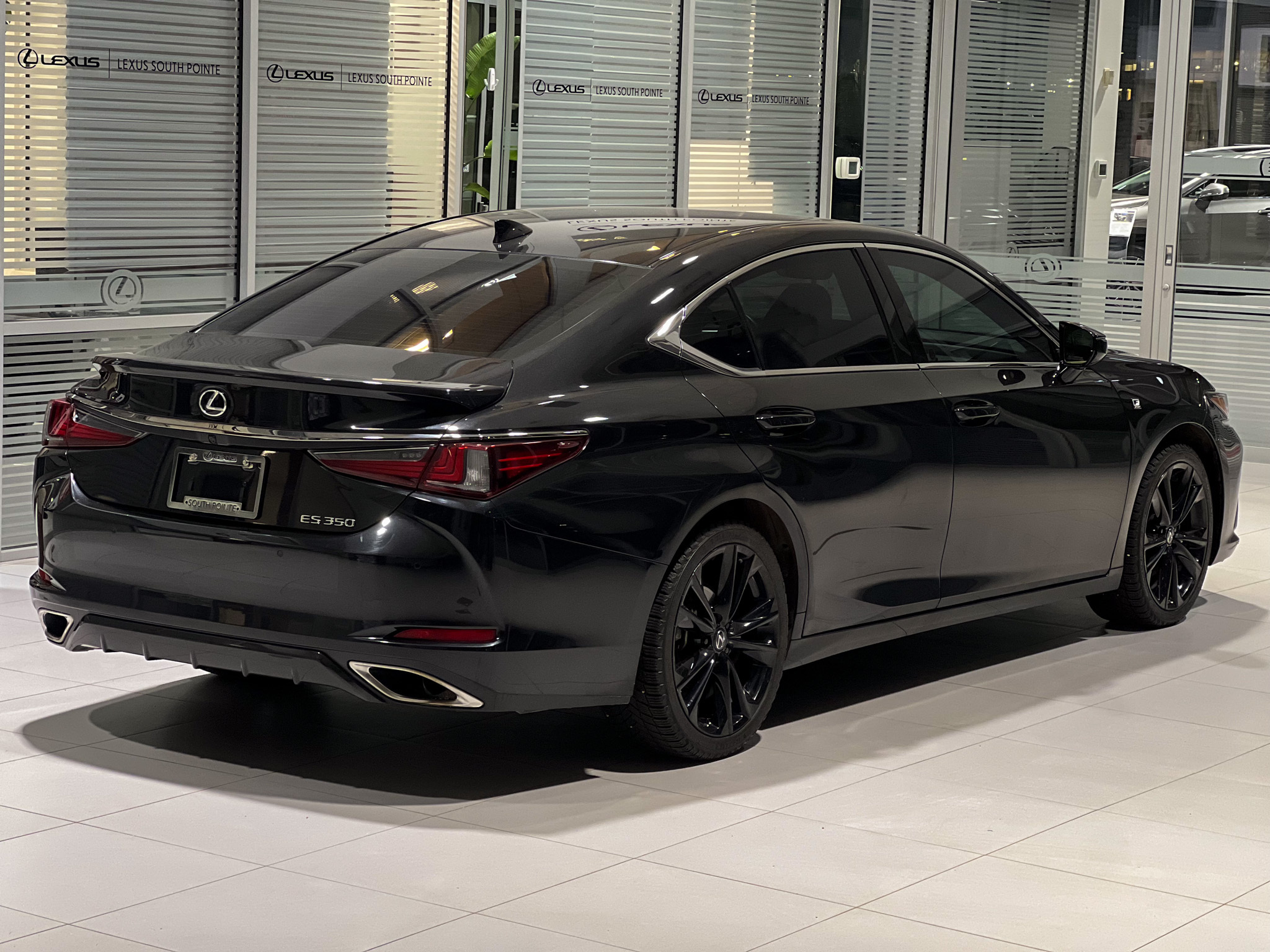 Lexus ES 2022