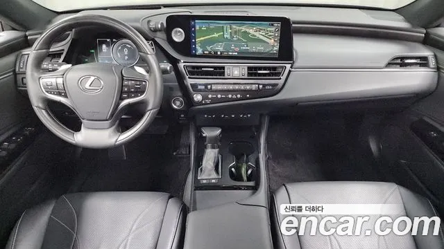 Lexus ES 2022