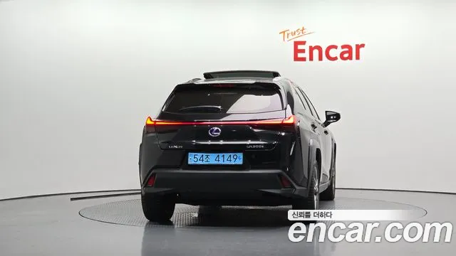 Lexus UX 2022