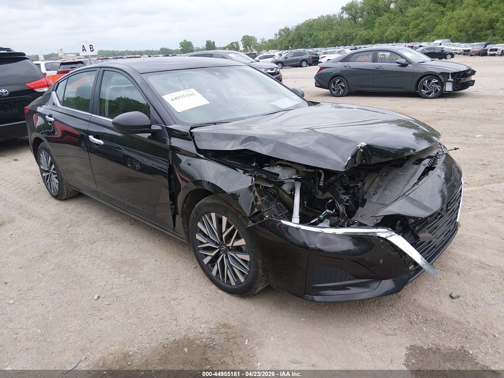 Nissan Altima 2025