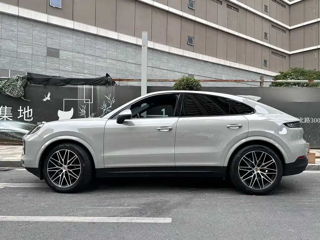 Porsche Cayenne 2024
