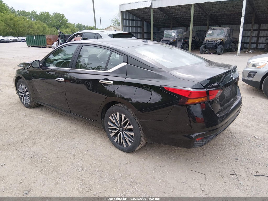 Nissan Altima 2025