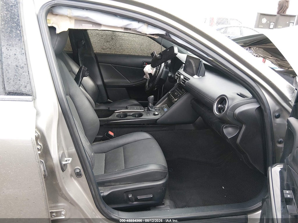 Lexus IS 300 2021