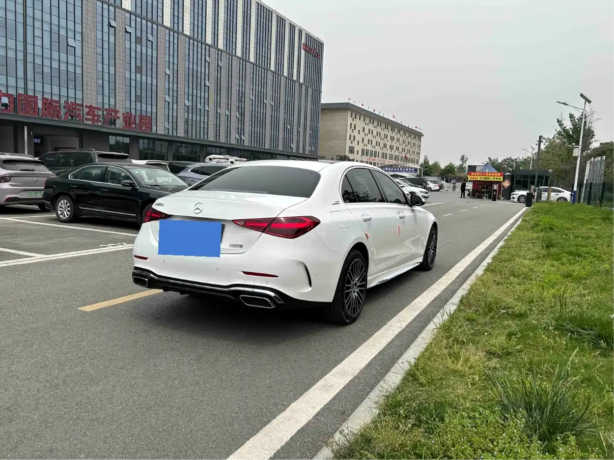 Mercedes-Benz C-Класс 2024