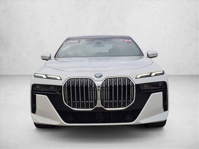 BMW 760 2024