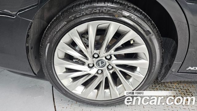 Lexus ES 2021