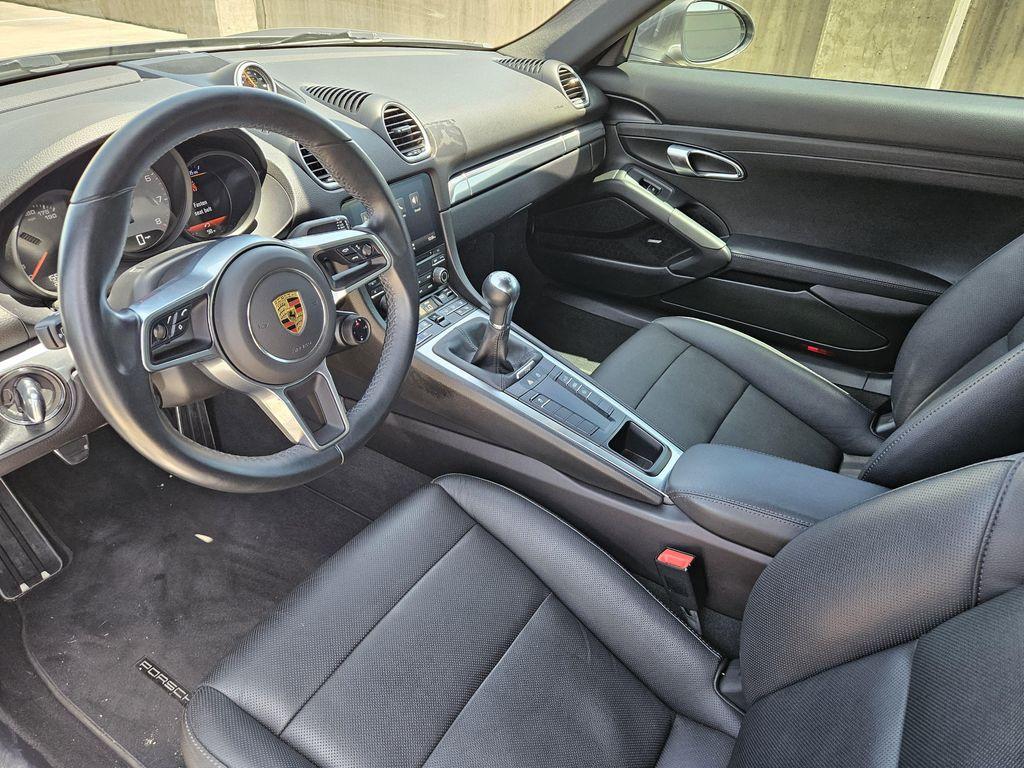 Porsche Cayman 2022