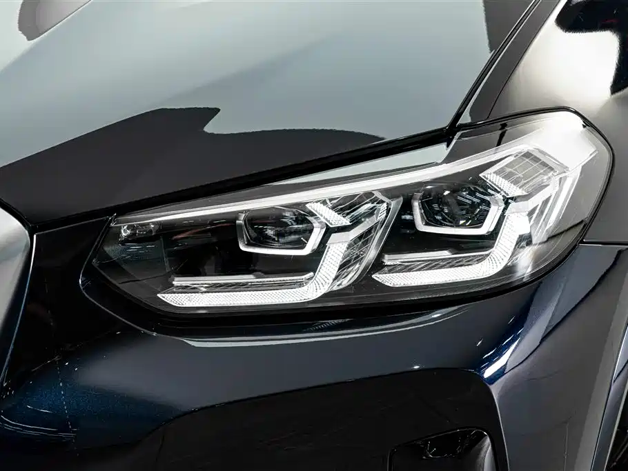 BMW iX3 2024