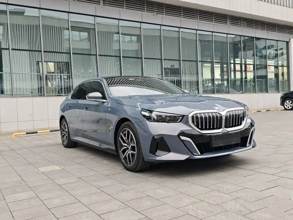 BMW i5 2024