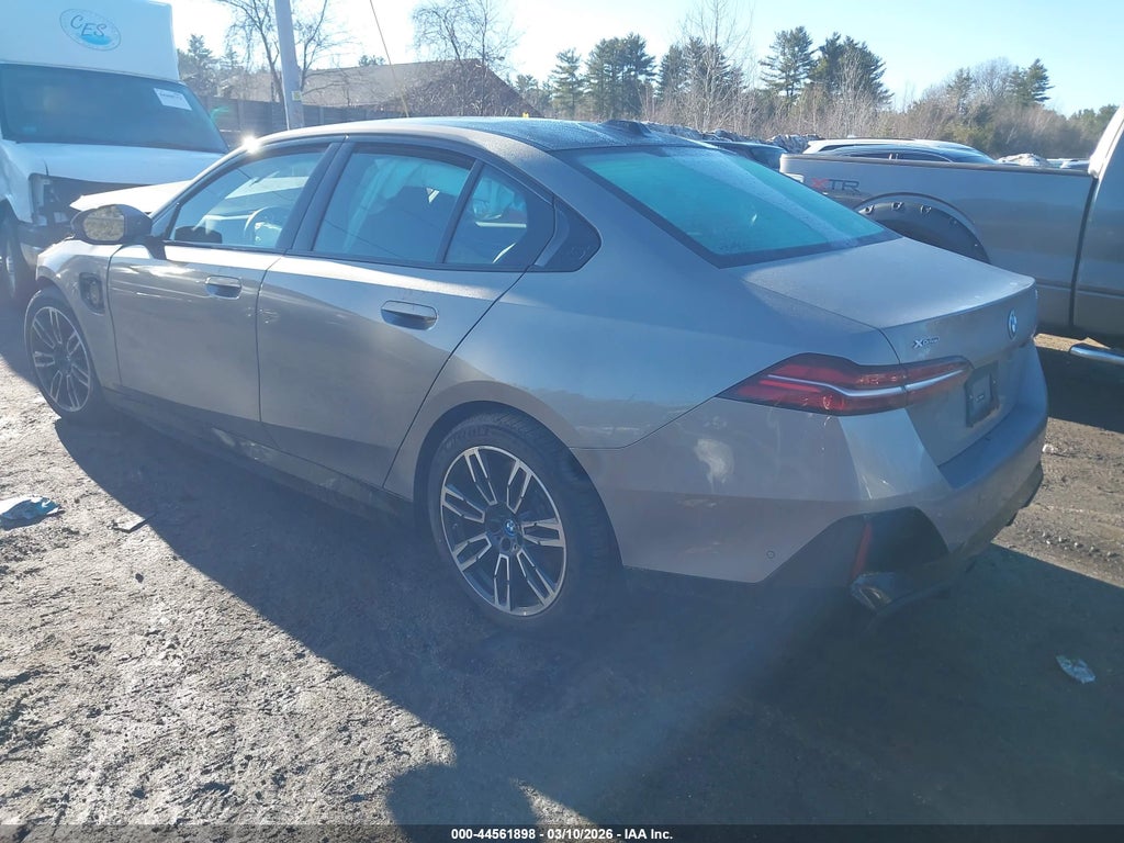 BMW 550 2025