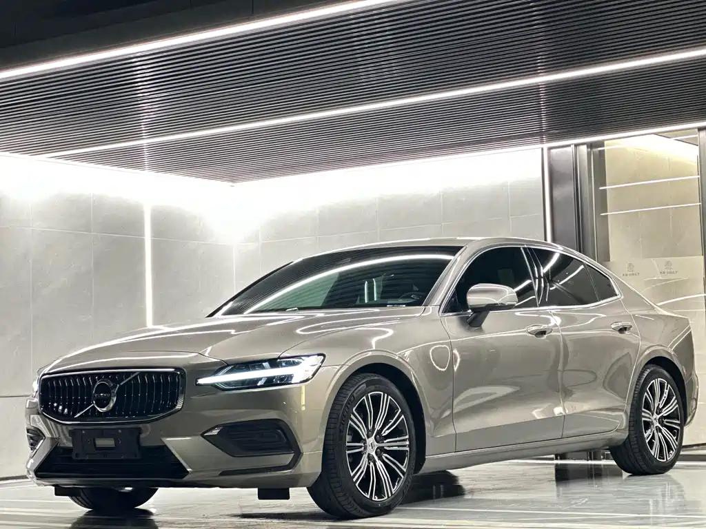 Volvo S60 2022