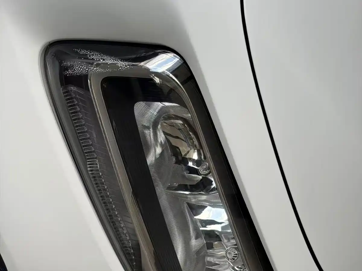 Mercedes-Benz GLB 2021