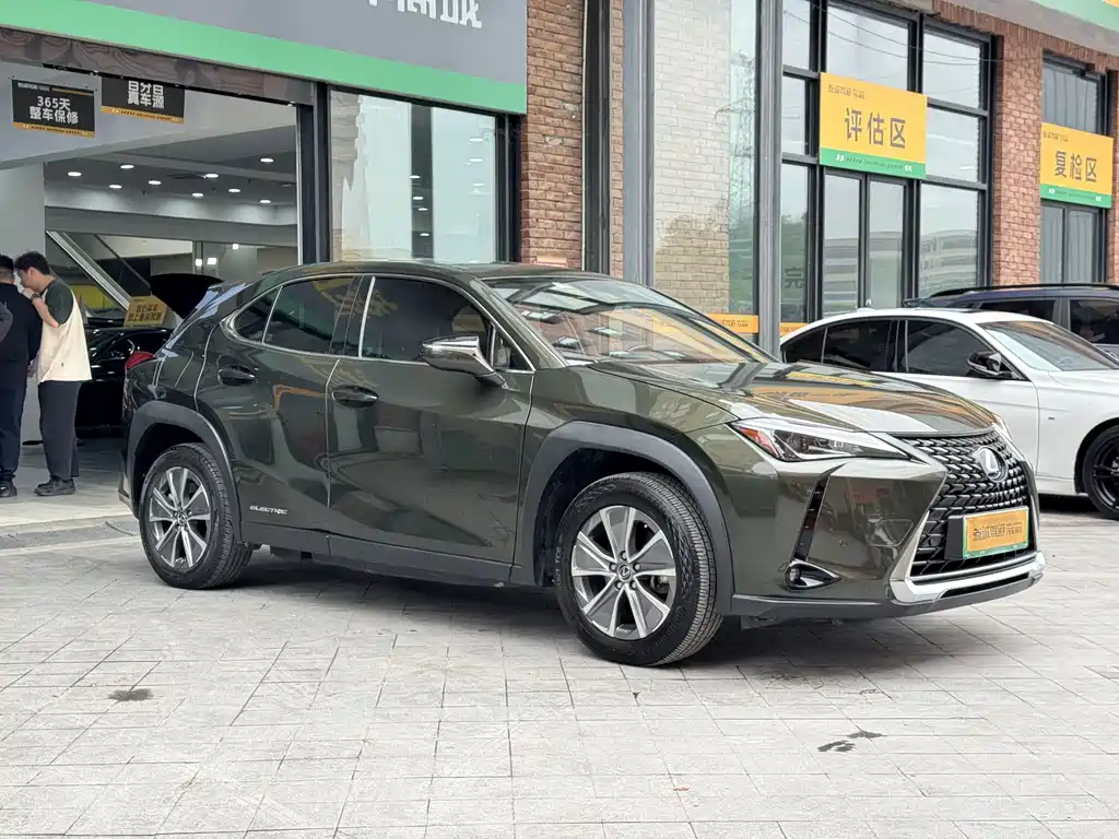 Lexus UX 2022