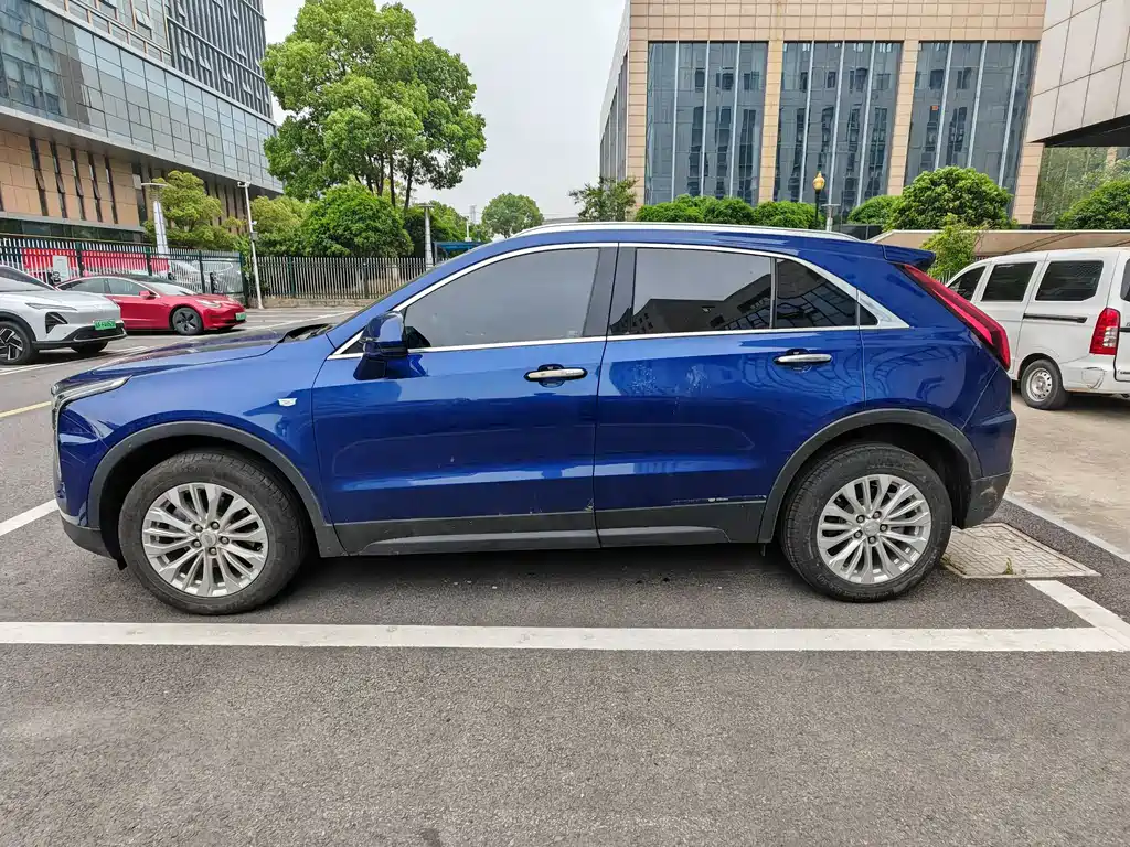 Cadillac XT4 2025