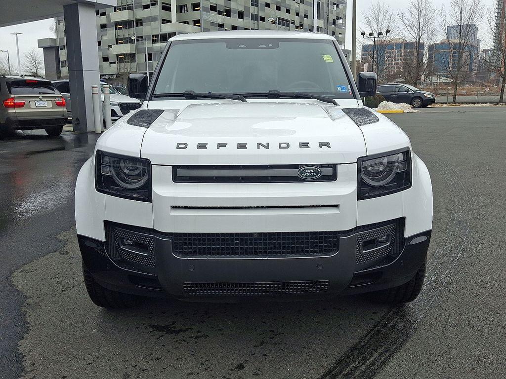 Land Rover Defender 2024