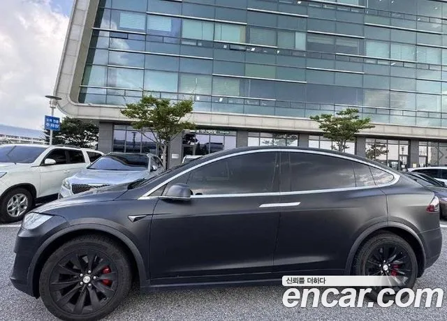 Tesla Model X 2020