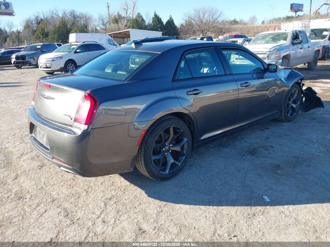 Chrysler 300 2023