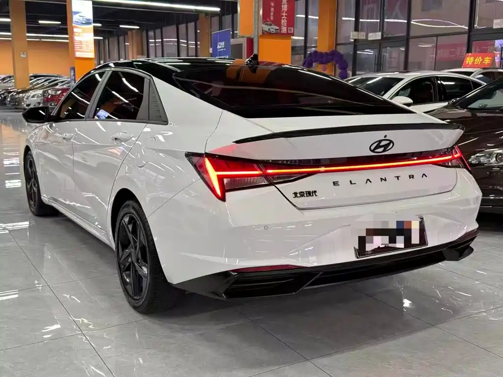 Hyundai Elantra 2023