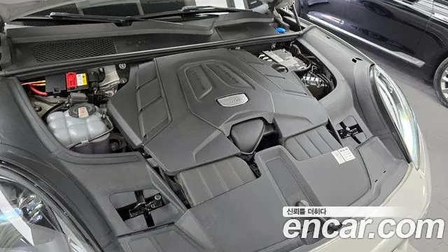 Porsche Cayenne 2021