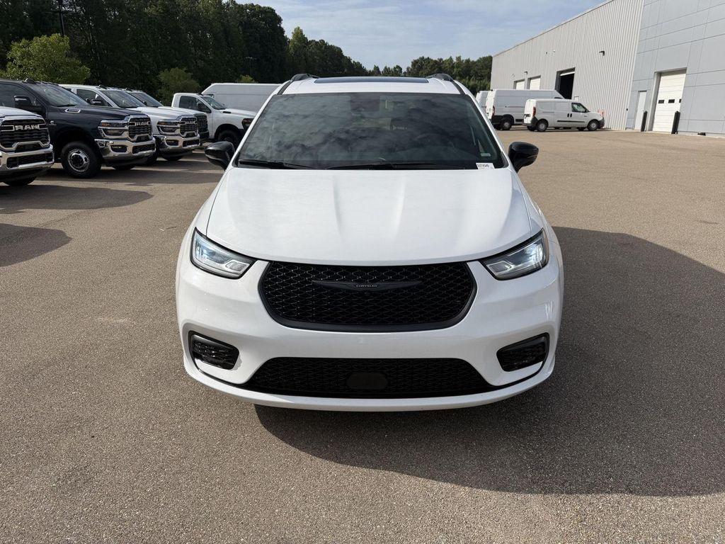 Chrysler Pacifica 2025