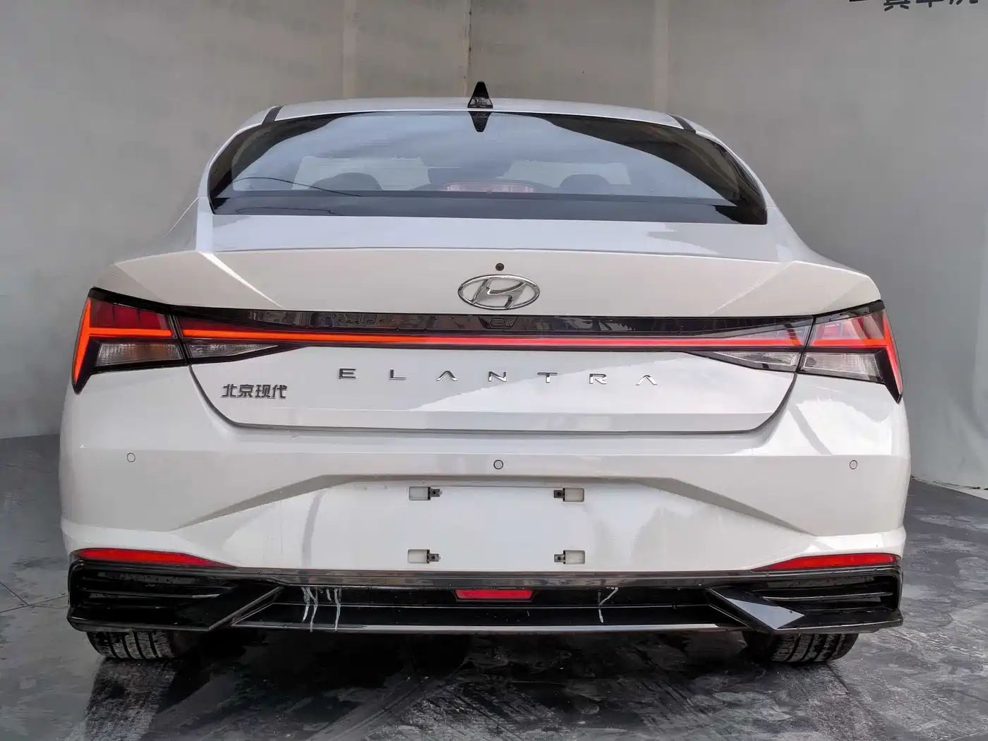 Hyundai Elantra 2022