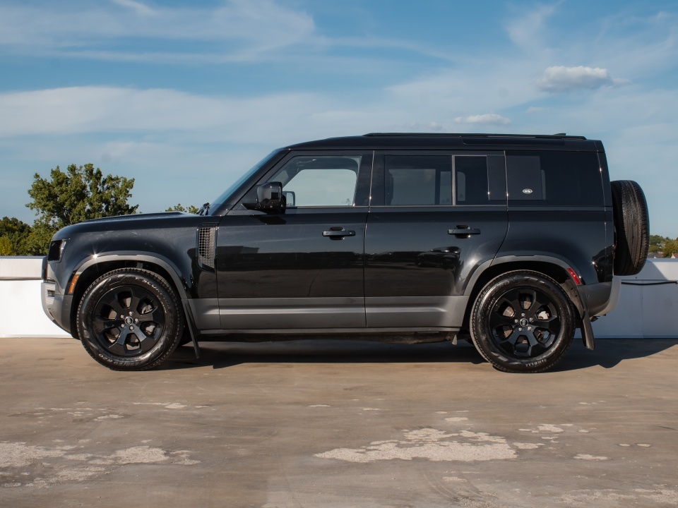 Land Rover Defender 2024