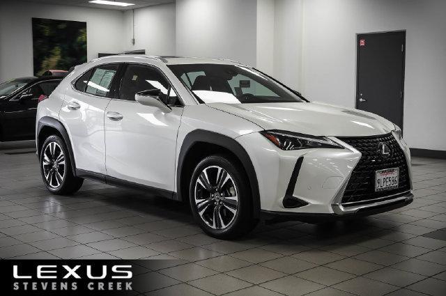 Lexus UX 2024
