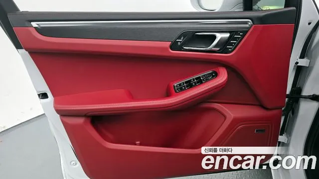 Porsche Macan 2022
