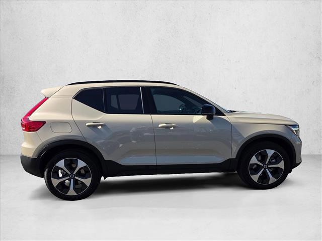 Volvo XC40 2026