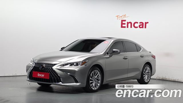 Lexus ES 2023