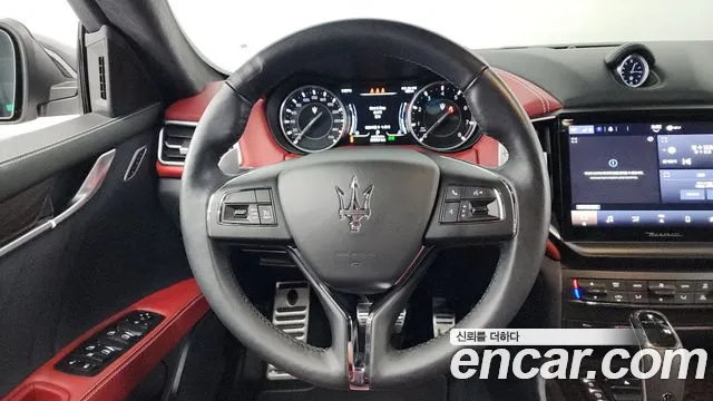 Maserati Ghibli 2021