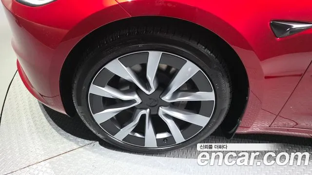 Tesla Model 3 2024