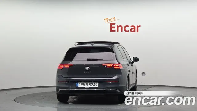 Volkswagen Golf 2025
