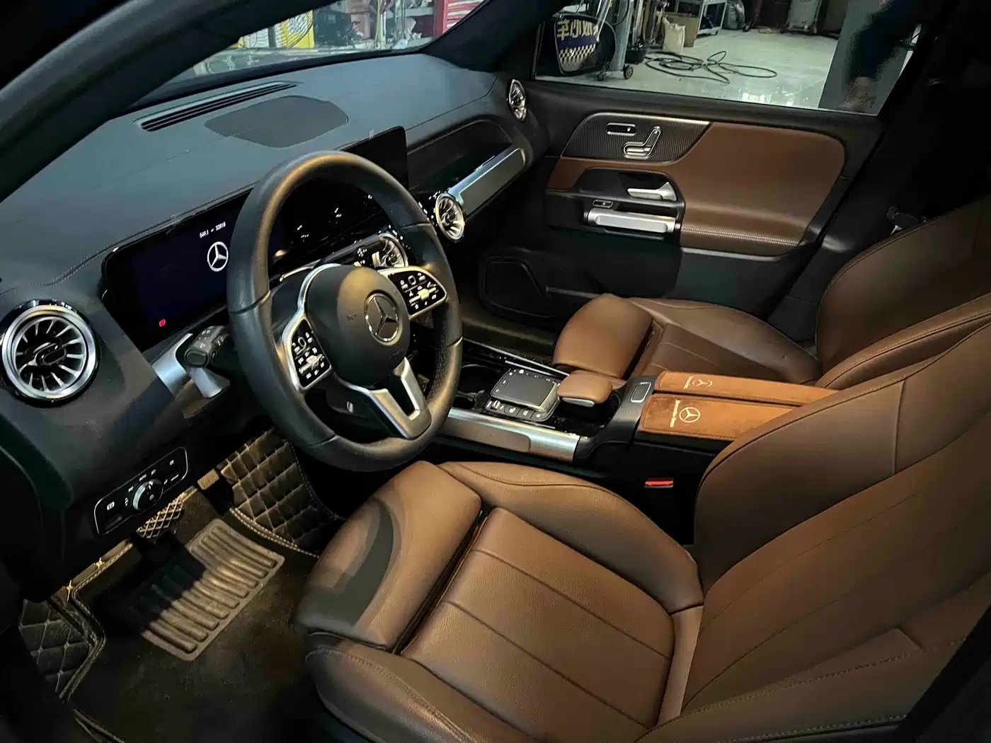 Mercedes-Benz GLB 2023