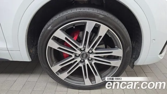 Audi SQ5 2021