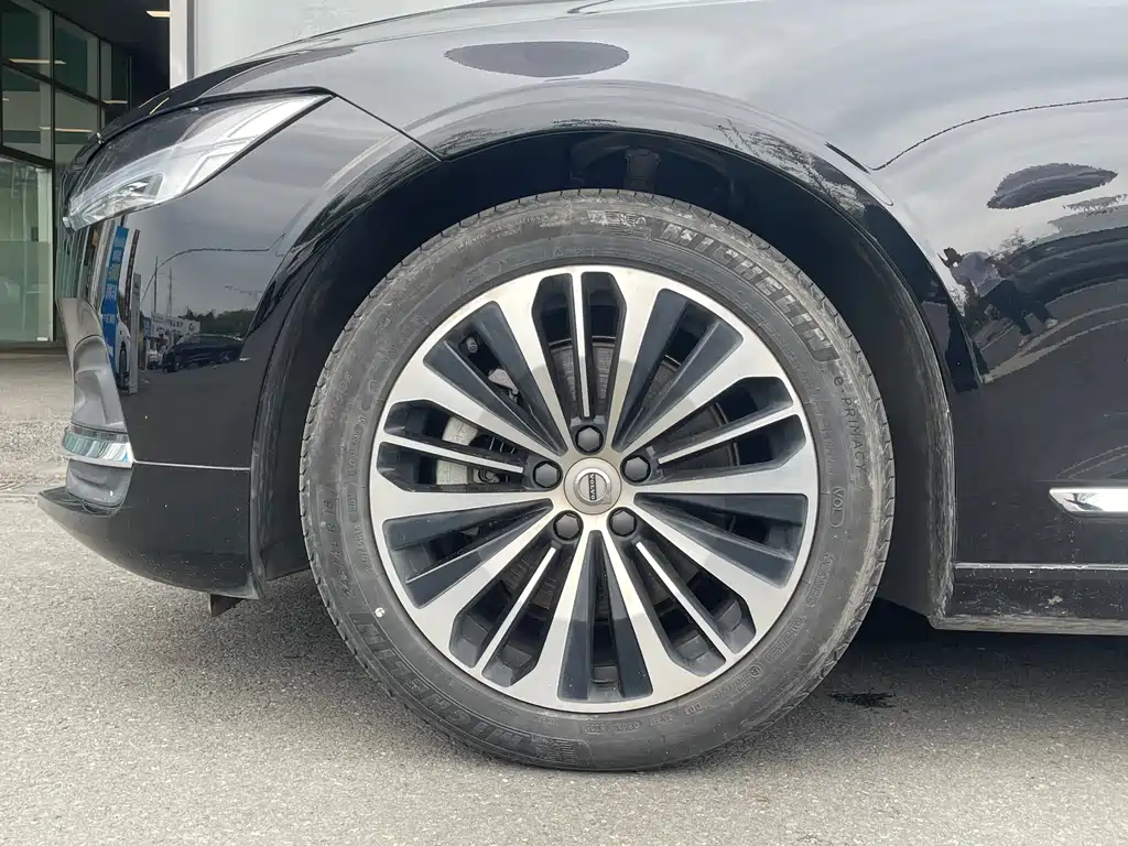 Volvo S90 2024